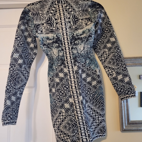 Beautiful Dress - Picture 4 of 8